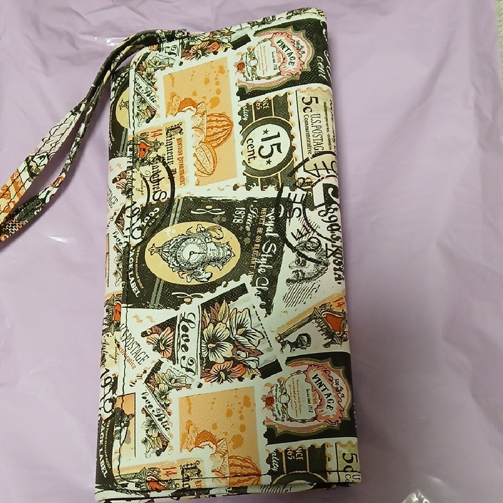 Wristlet Clutch Vintage Print